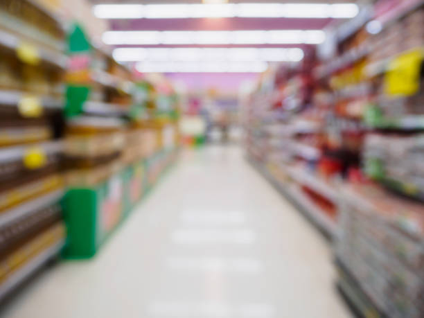 istock Supermarket with abstract defocused blur background 846584278