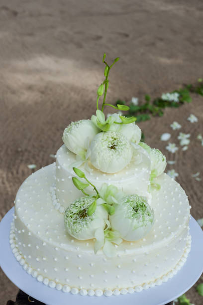 istock Wedding Cake with Flowers on Top 846608952