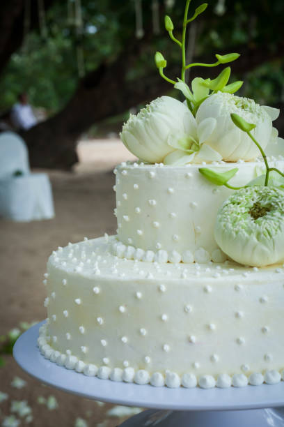 istock Wedding Cake with Flowers on Top 846609608