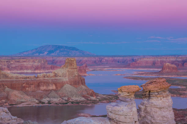 istock Lake Powell, Arizona, scenery, under warm sunset light 846616730