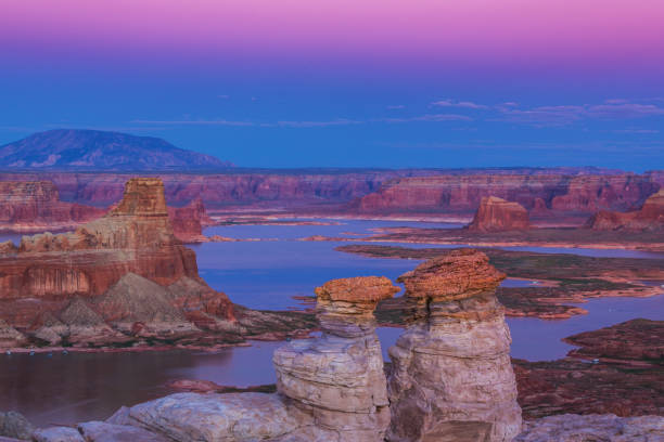 istock Lake Powell, Arizona, scenery, under warm sunset light 846616776