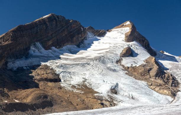 istock Mount Des Poilus Yoho National Park 846645908
