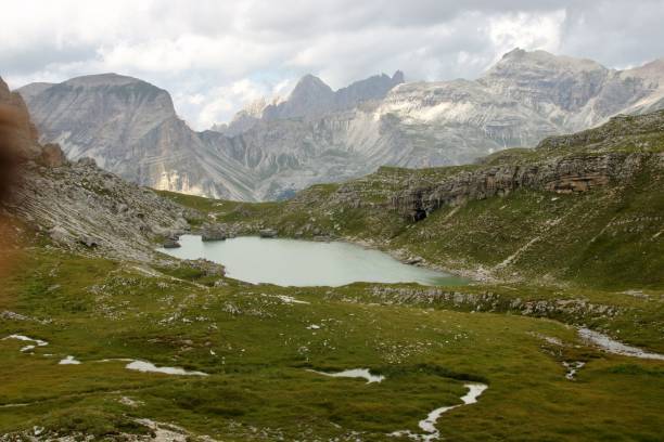 пейзаж доломита - природный парк пуэз-одл - corvara стоковые фото и изображения