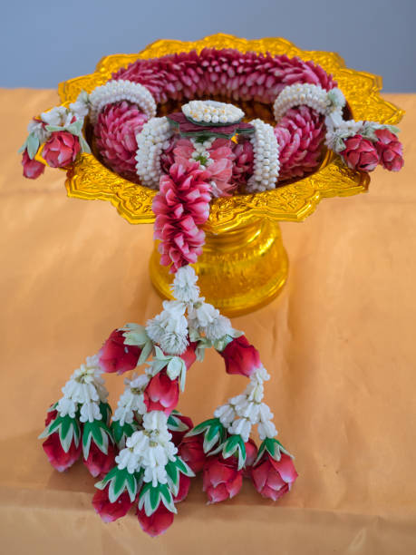 istock Lei of flowers for worship 846653302