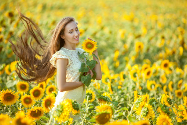 istock Woman gets a relaxation in the field. 846682510
