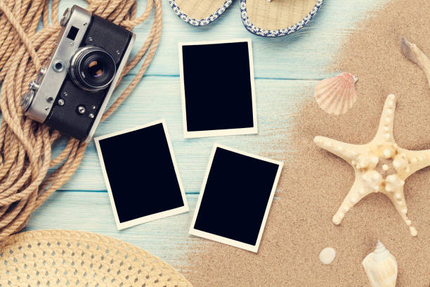 istock Travel and vacation photo frames and items 846707520