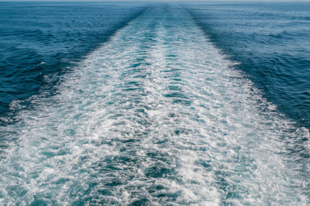istock Wake in the Tyrrhenian Sea 846717910