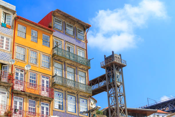 istock Old houses in Porto 846746602