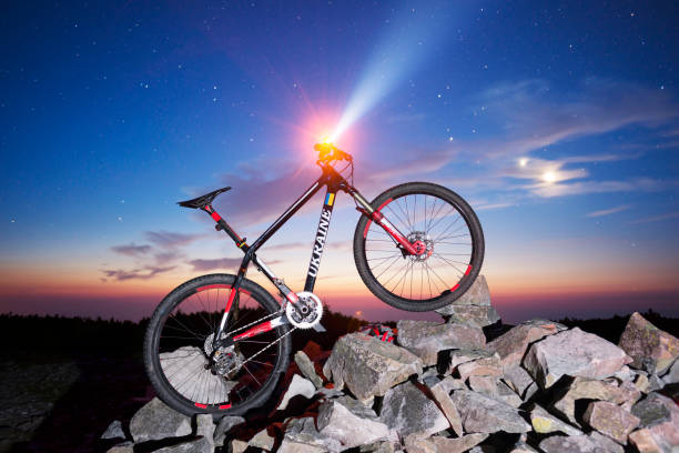 istock Mountain carbon bike and stars 846790338