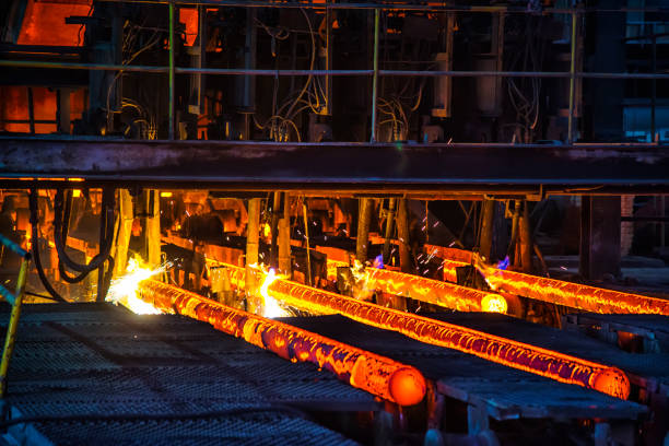 flame schneiden - rohstoffverarbeitende fabrik stock-fotos und bilder