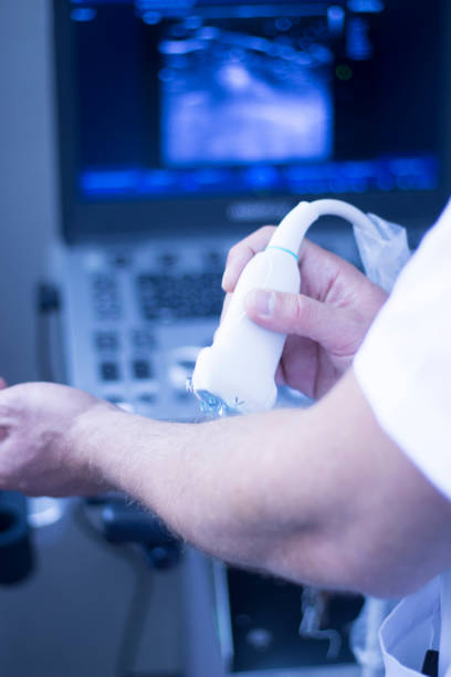 istock EPI percutaneous intratissue electrolysis scan to aid dry needling acupunture physiotherapy physical therapy treatment of patient in clinic. 846902668