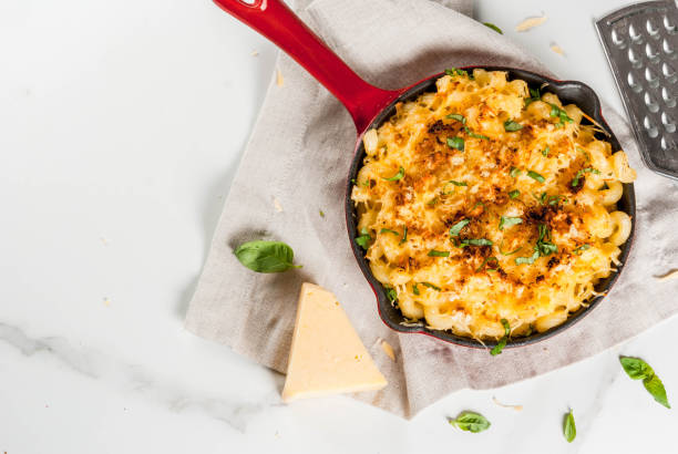 istock Mac and cheese with crunchy topping 846931326