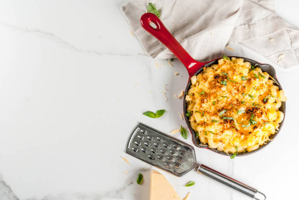 istock Mac and cheese with crunchy topping 846931354
