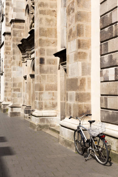 istock Bike with basket left at an old wall 846936356