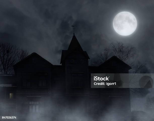 Abandoned Wooden House Stock Photo - Download Image Now - House, Spooky, Halloween