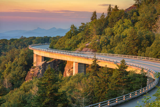 morning light over viaduct, blue ridge parkway - blue ridge mountains appalachian mountains sunrise mountain imagens e fotografias de stock