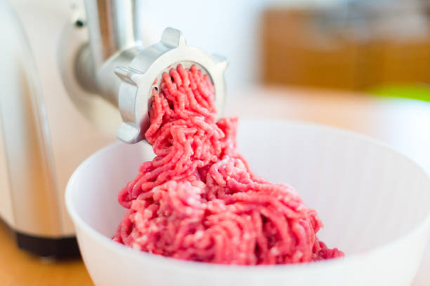 meat grinder, close up - meat grinder ground beef meat imagens e fotografias de stock