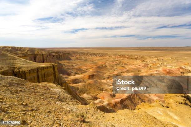 Flaming Cliffs Bayanzag Edge Gobi Desert Mongolia Stock Photo - Download Image Now - Asia, Bayanbulak, Cliff