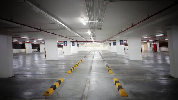 istock Indoor parking  in shopping center 847080226