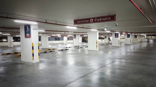 istock Indoor parking  in shopping center 847080412