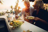 abendessen-bei-sonnenuntergang.jpg?b=1&s=170x170&k=20&c=4RdoFkHiWWmGmkoIdOGvO7ALZn8iCwx3qfxd8fv2970=
