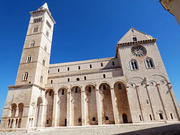Italy, Apulia, Trani, the harbor and the Romanesque Cathedral