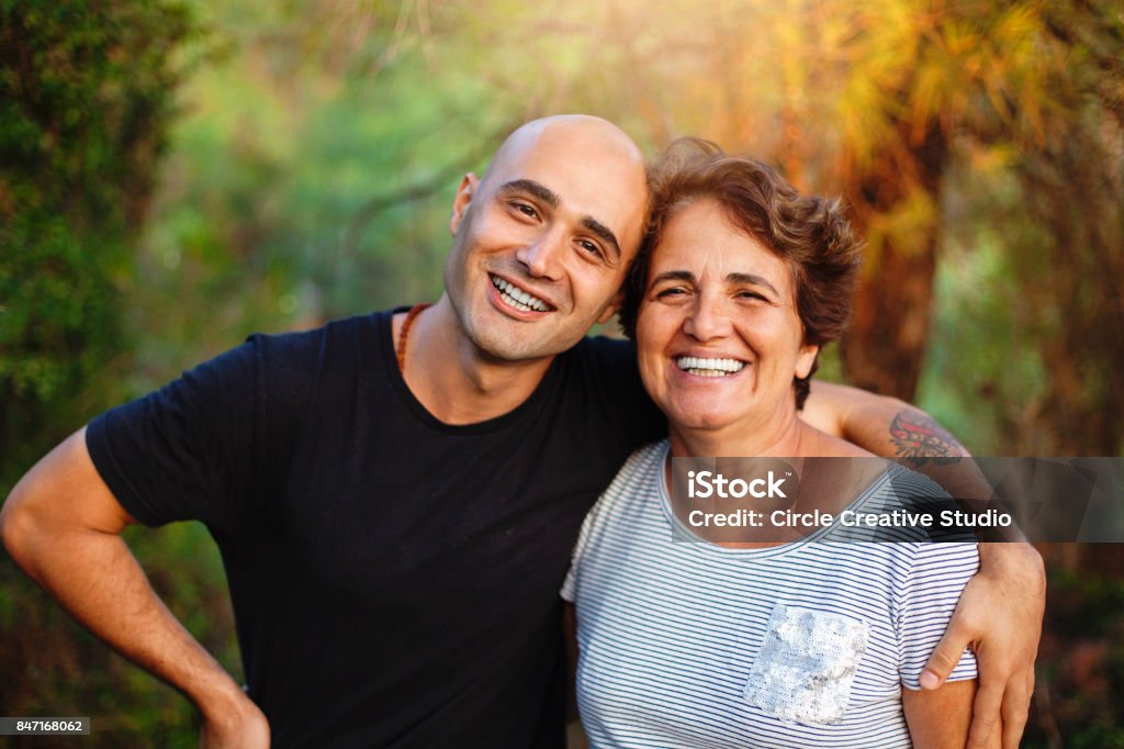 Liebevolle Mutter und Sohn - Lizenzfrei Familie Stock-Foto