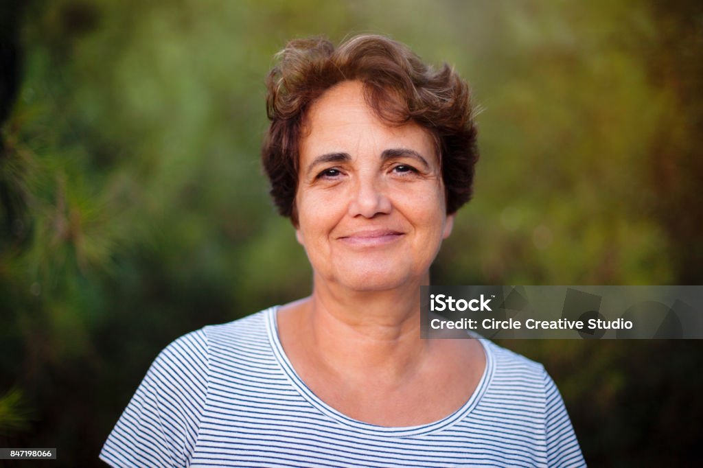 Rijpe vrouw die lacht - Royalty-free Volwassen vrouwen Stockfoto