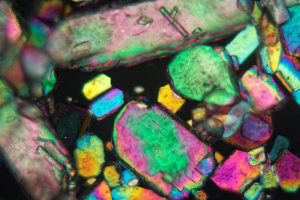 istock Crystals of sodium borate under the microscope 847198518
