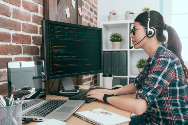 istock woman operator monitoring customer computer 847207172