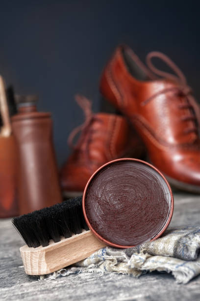 istock Polish cream for shoes with brush 847338636