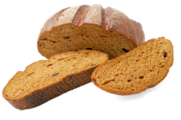 istock Pieces of rye bread isolated on a white background 847391032