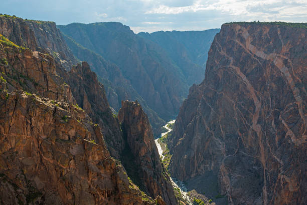 black canyon of the gunnison - gneiss photos et images de collection