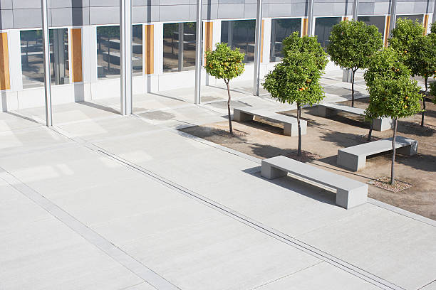 Office building courtyard  courtyard stock pictures, royalty-free photos & images