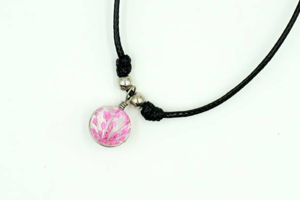 istock Pink flowers resin jewelry 847598004
