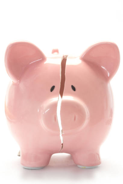 istock Close up of piggy bank broken 847606214