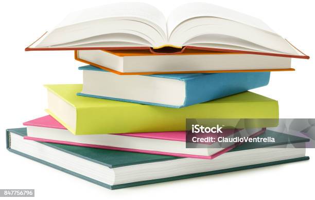 Libros Aislados En Blanco Foto de stock y más banco de imágenes de Libro - Libro, Montón, Fondo blanco