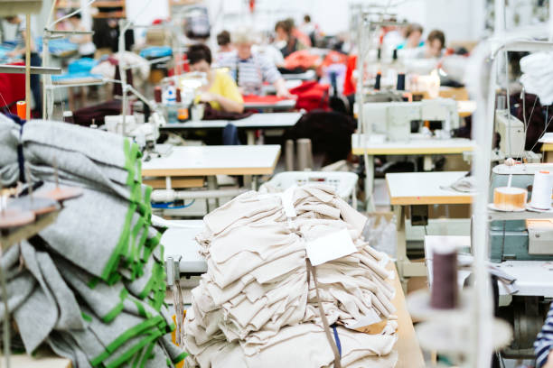sewing industry - garment factory imagens e fotografias de stock