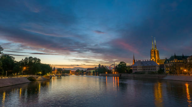 istock Breathtaking vibrant sunset over Wroclaw, Poland 847899436