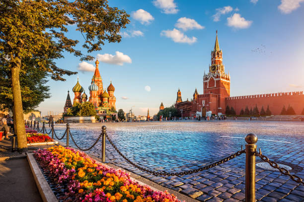 istock colorful Paints of Red Square 847909928