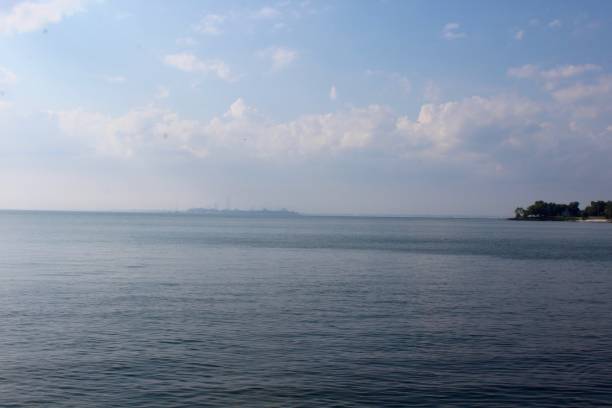 istock Waters of Lake Erie 847910122