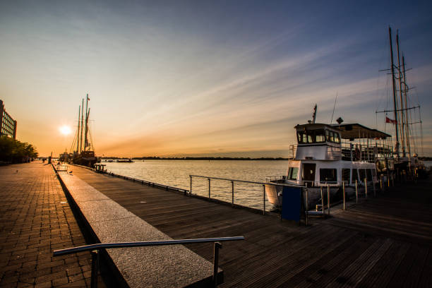 istock Sunrise on Lake Ontario at Toronto's Harbour Front Area 847989362
