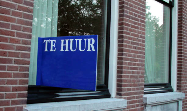 cartello casa olandese in affitto - casa in affitto foto e immagini stock