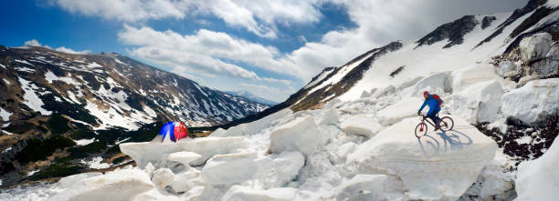 istock Extreme cyclist and mountain biking in the icefall 848606366