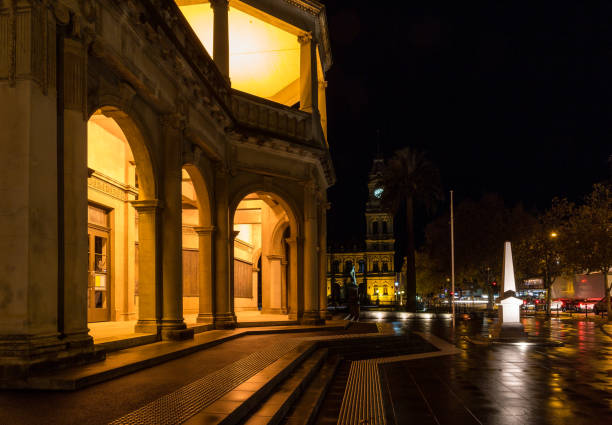 istock Soldiers memorial Bendigo at night 848655182
