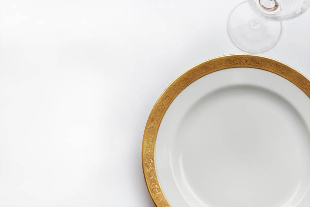 istock Golden porcelain plate 848671000