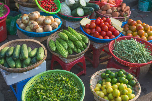 istock Fruit Markets in Hoi An, Vietnam 848678234