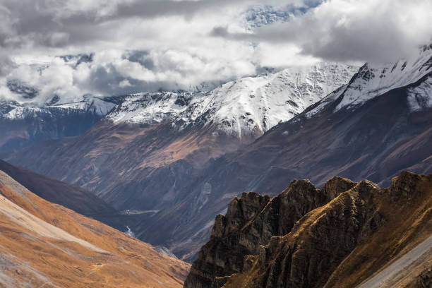 istock Valley on Annapurna circuit trek 848682542