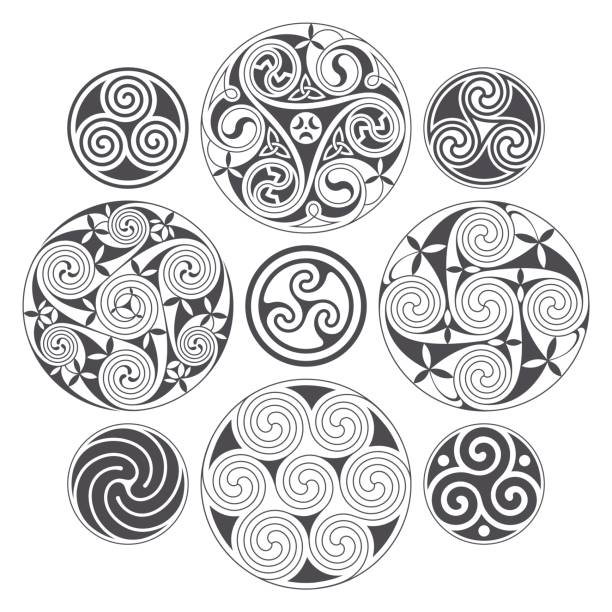 vektor-keltische spiral-design für drucke, tattoo und dekoration - celtic pattern stock-grafiken, -clipart, -cartoons und -symbole