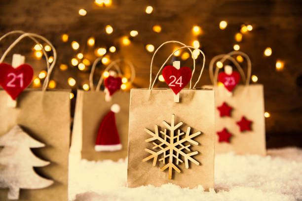 istock Christmas Shopping Bag, Snowflake, Instagram Filter 848965424